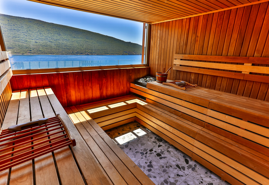 In der Sauna können Sie nach einem langen Tag entspannen.