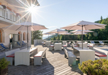 Verbringen Sie sonnige Stunden auf der Terrasse.