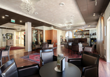 Machen Sie es sich an der Bar des Hotels gemütlich.