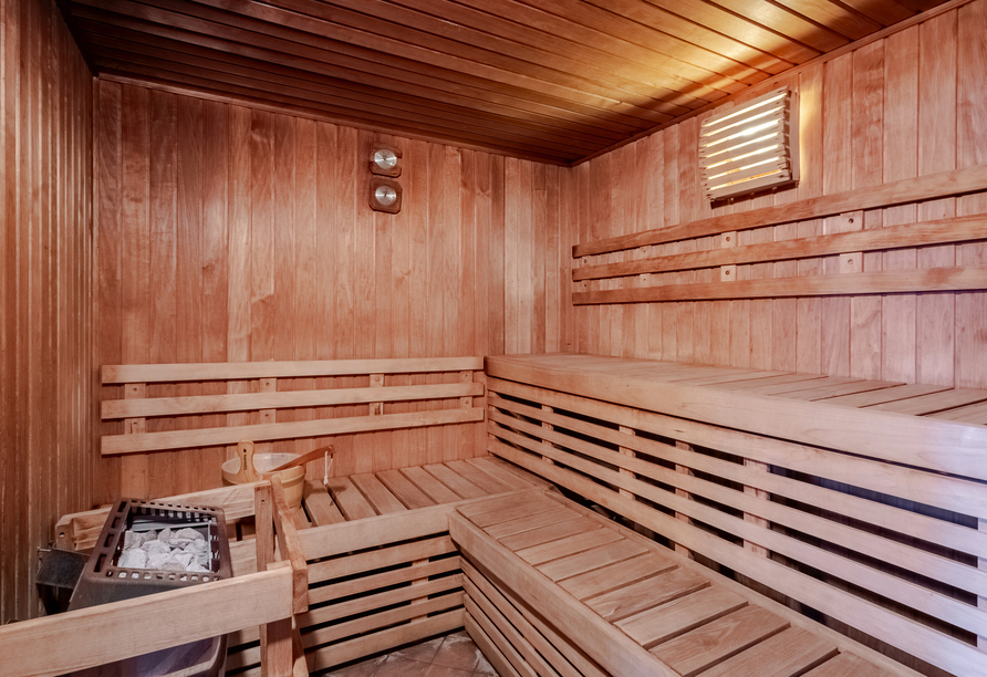 Entspannen Sie in der Sauna.