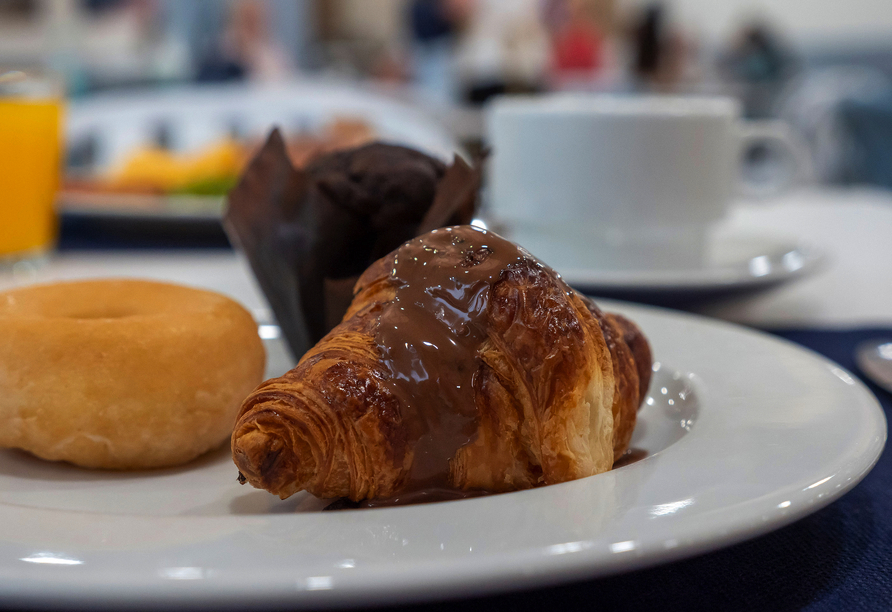 Das leckere Frühstück ist der perfekte Start in den Morgen.