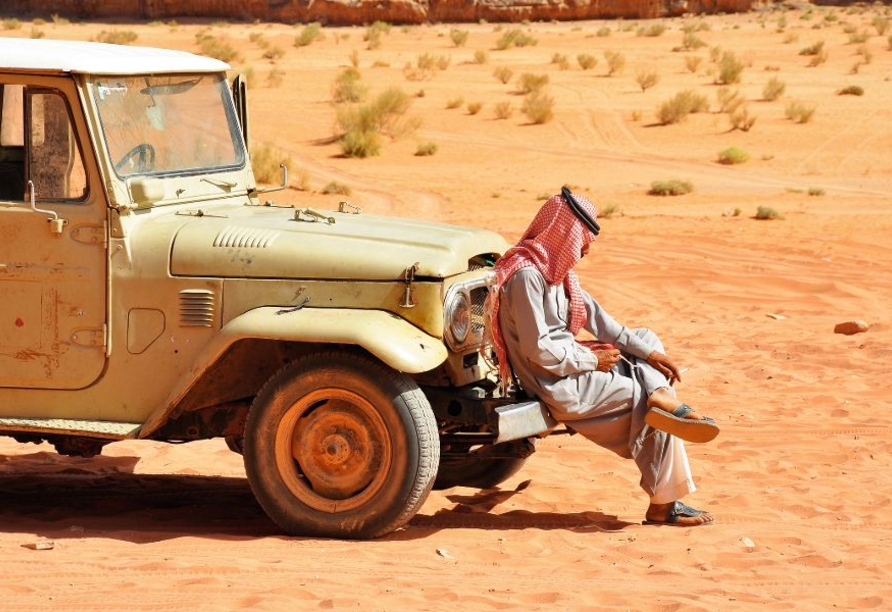 Sie besuchen eine Beduinenfamilie und unternehmen eine 3-stündige Jeepfahrt!