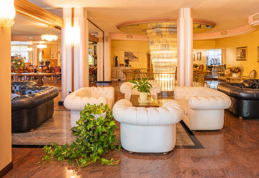 Die gemütliche Lobby des Park Hotels Oasi