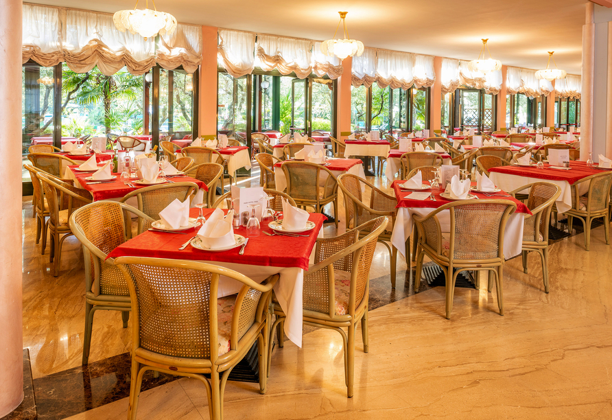 Restaurant im Park Hotel Oasi