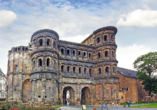 Besuchen Sie die Porta Nigra: das schwarze Stadttor von Trier
