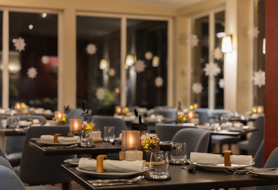 Im liebevoll hergerichteten Restaurant werden Ihnen köstliche Speisen serviert.