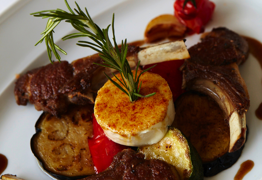 Freuen Sie sich auf leckeres Essen im Hotel.