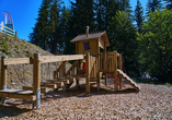 Im Park erwartet die kleinen Gäste ein toller Spielplatz.
