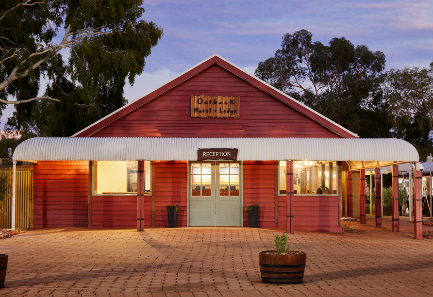 Das Outback Pioneer Hotel empfängt Sie in einmaliger Lage direkt im Outback!