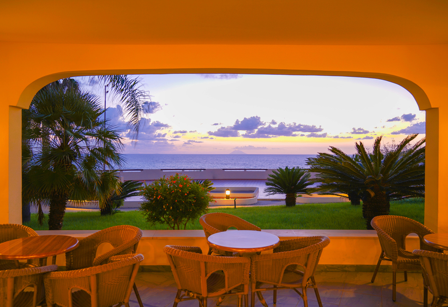 Auf der Terrasse können Sie die wunderschönen Sonnenuntergänge bestaunen.