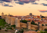 In Ávila erleben Sie mittelalterliches Flair und staunen über die beeindruckenden Stadtmauern, die bis heute majestätisch die Altstadt umschließen.