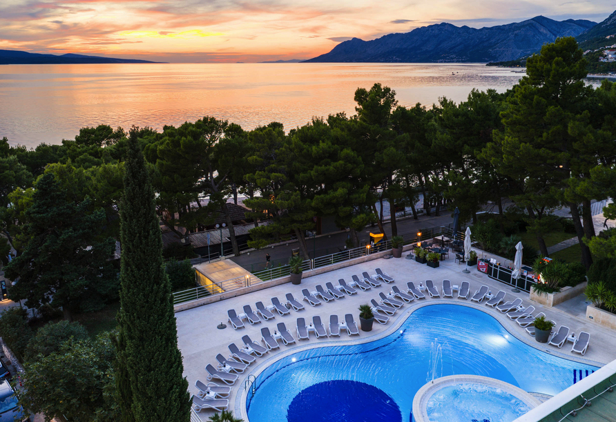 Am Außenpool können Sie die Seele baumeln lassen.