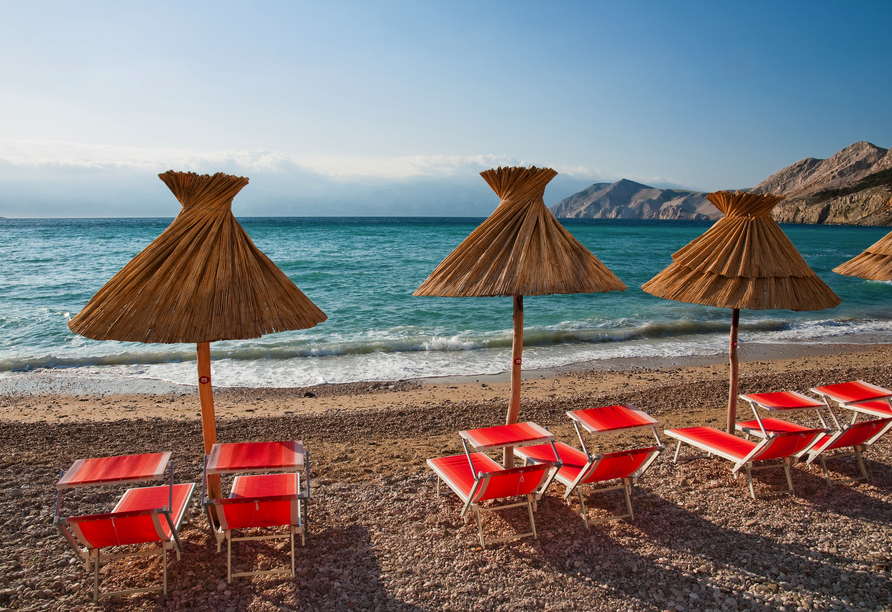 Goldener Kies, türkisblaues Meer und Sonne satt – in Baška Voda lässt sich das mediterrane Lebensgefühl in vollen Zügen genießen.