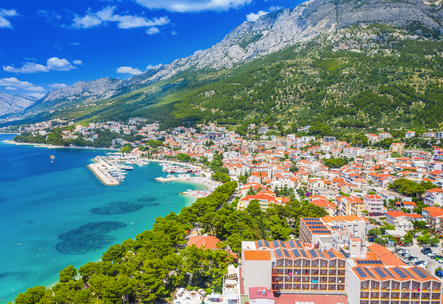 Blick auf Baška Voda, hier verbringen Sie die letzten Tage Ihrer Reise.