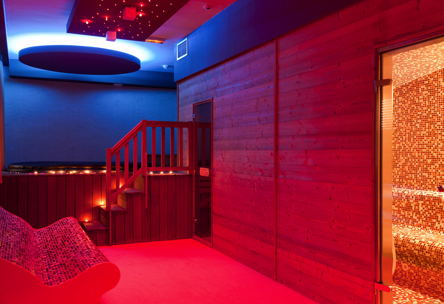 Der Wellnessbereich wartet mit Erholung pur auf Sie.