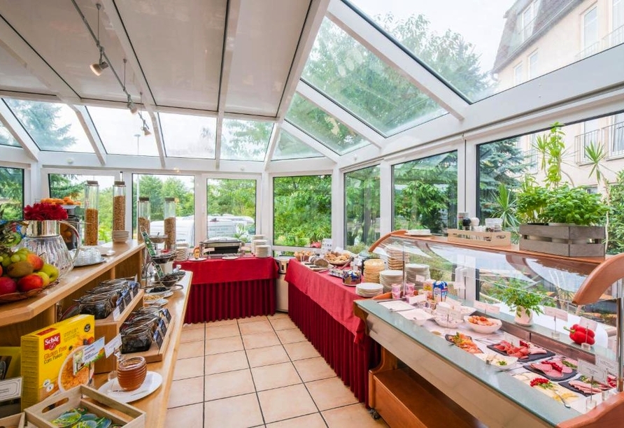 Freuen Sie sich auf ein ausgiebiges Frühstücksbuffet.