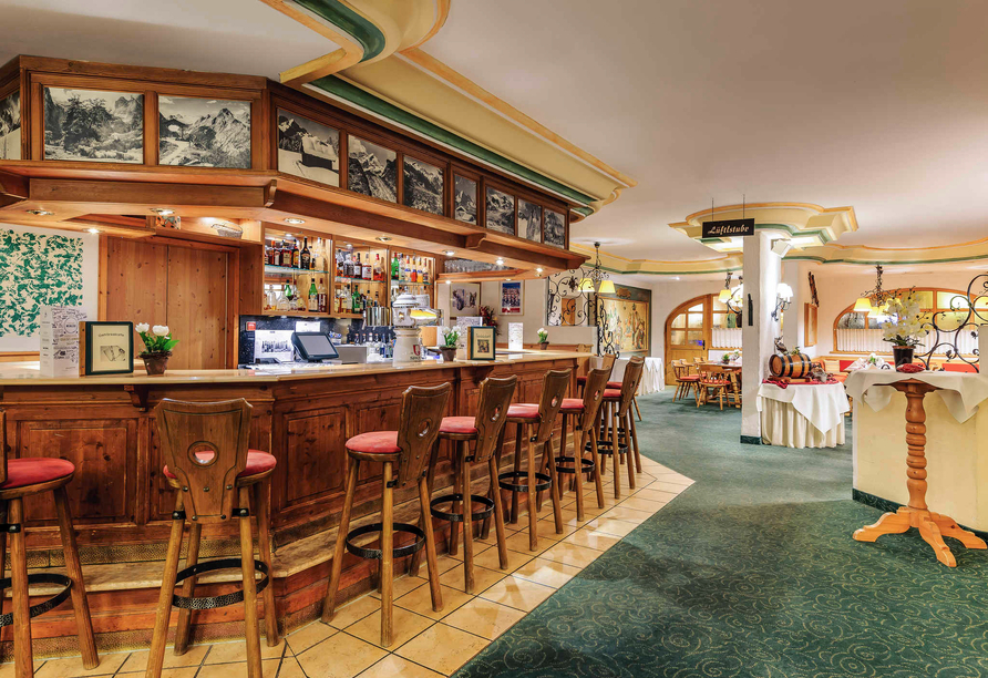 Die gemütliche Bar vom Mercure Hotel Garmisch-Partenkirchen