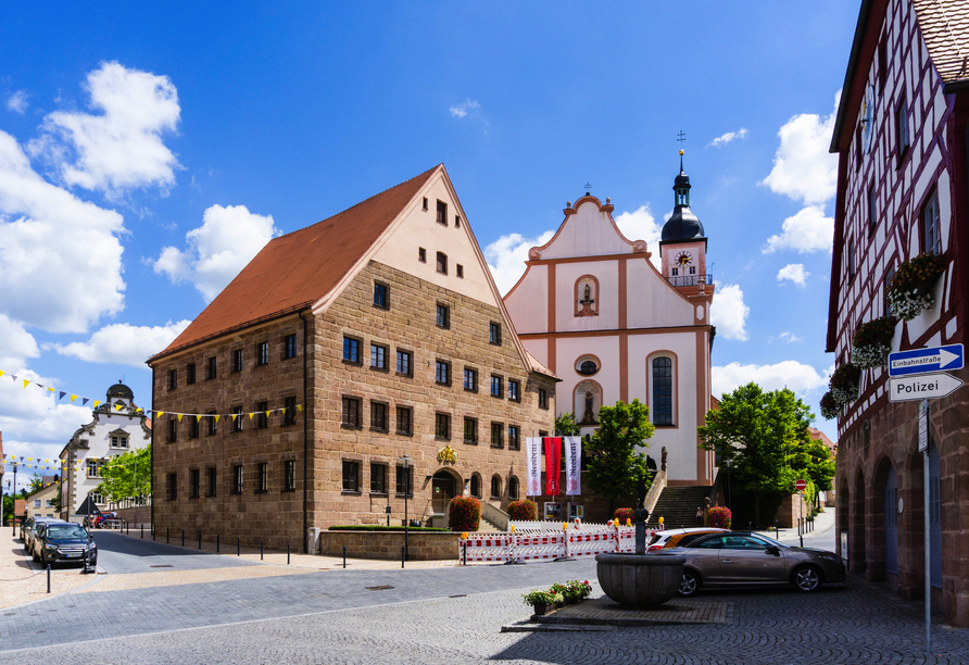 Ihr Urlaubsort Hilpoltstein wird auch liebevoll die Burgstadt am Rothsee genannt.