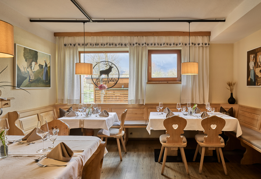 Nehmen Sie Platz in den gemütlichen Stuben Ihres Hotels.