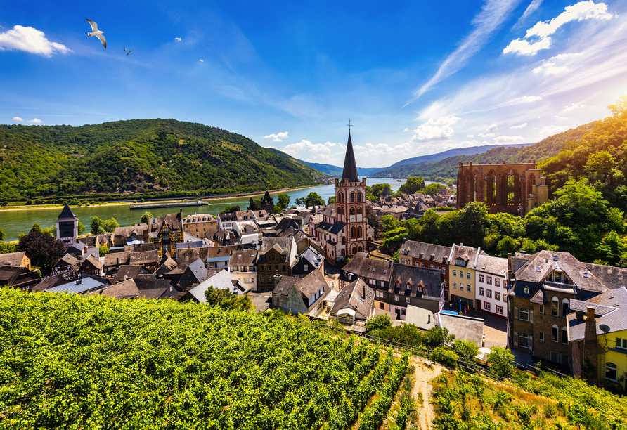 Bacharach liegt malerisch am Rhein.
