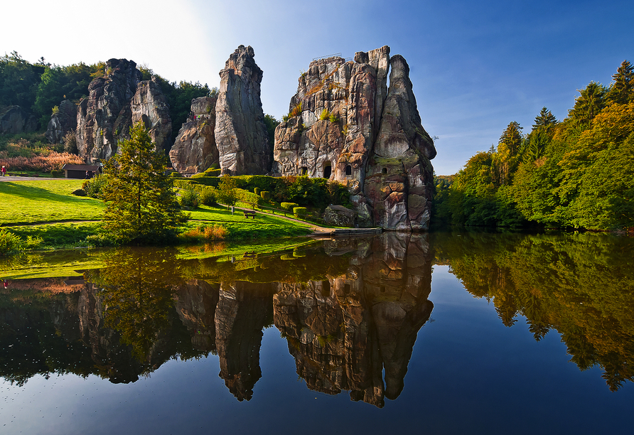 Vor dem Teutoburger Wald spüren Sie die Kraft der Natur und entdecken beeindruckende Ausblicke.