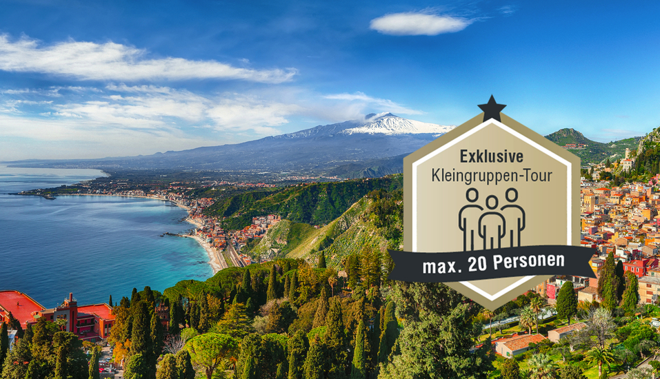 Der weite Blick über Taormina und den mächtigen Ätna lässt sofort Sehnsucht nach Sizilien aufkommen.