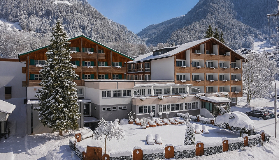 Herzlich willkommen im first mountain Hotel Montafon!