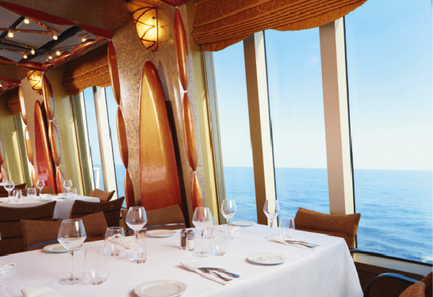 Während Ihrer Mahlzeiten haben Sie einen herrlichen Blick auf das Gewässer.