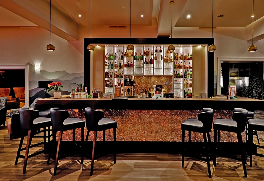 Die Foyer Bar ist der ideale Ort, um den Abend zu beginnen oder ausklingen zu lassen.