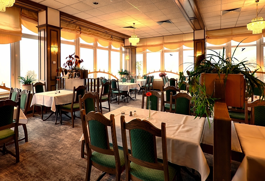 Im hauseigenen Restaurant treffen traditionelle Küche und moderne Akzente aufeinander.