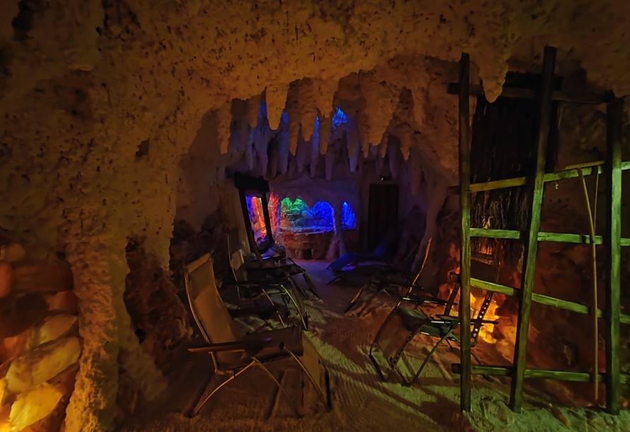 Lassen Sie sich im Panorama Hotel Oberwiesenthal von der heilenden Wirkung des Salzes in der eigenen Meersalzgrotte verzaubern.