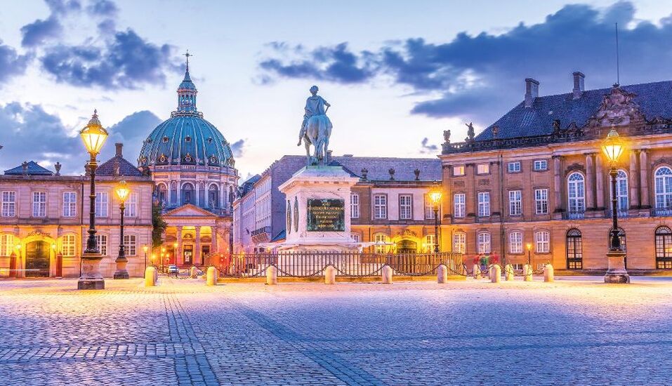 In direkter Nähe zum Schloss Amalienborg in Kopenhagen liegt die Frederikskirche, auch Marmorkirche genannt. 