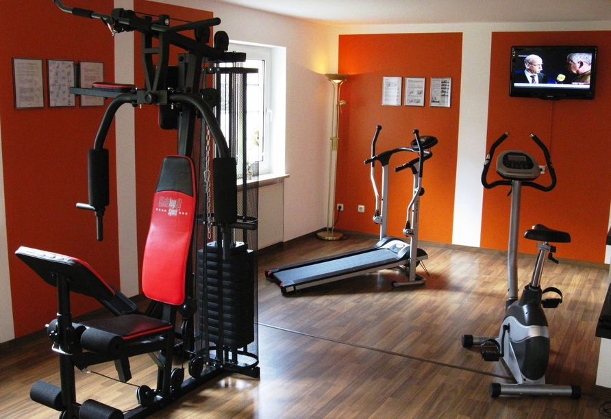 Falls Sie sich bei Ihrer Entdeckungstour noch nicht ausgepowert haben, können Sie das im Fitnessraum nachholen.