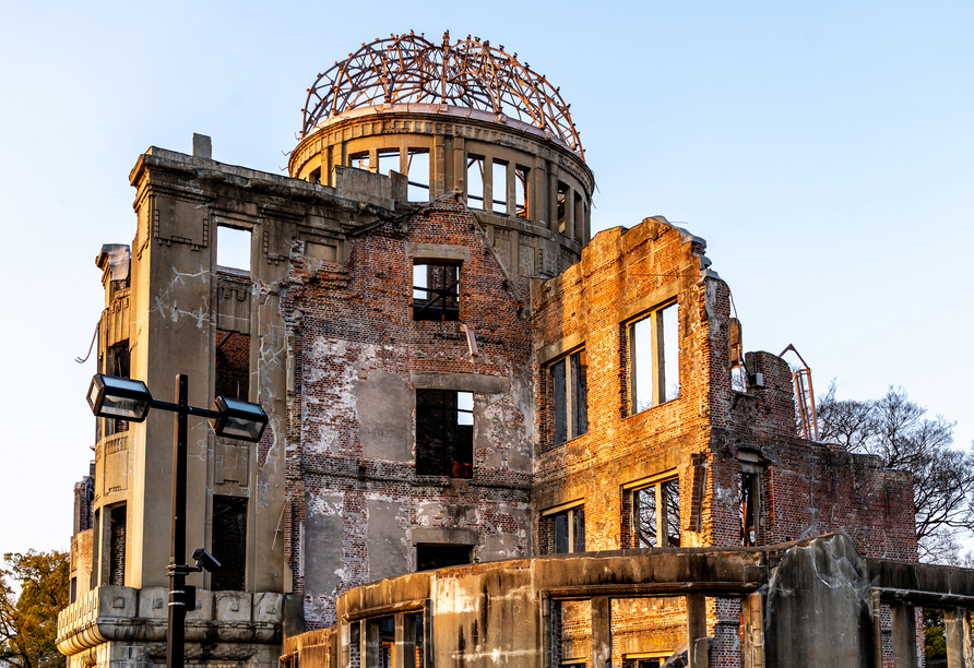 In Hiroshima erwartet Sie bei Buchung des optionalen Ausflugs der Peace Memorial Park, ein Ort von großer Bedeutung und tiefem Respekt.