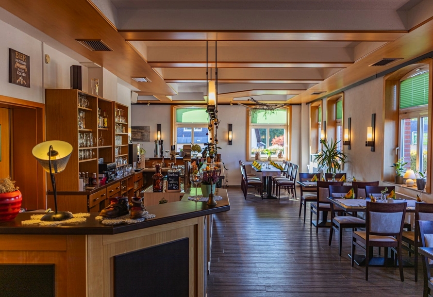 Köstliche Speisen werden im Hotelrestaurant serviert.