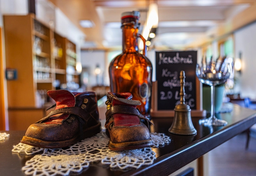 An der Rezeption werden Sie herzlich willkommen geheißen.