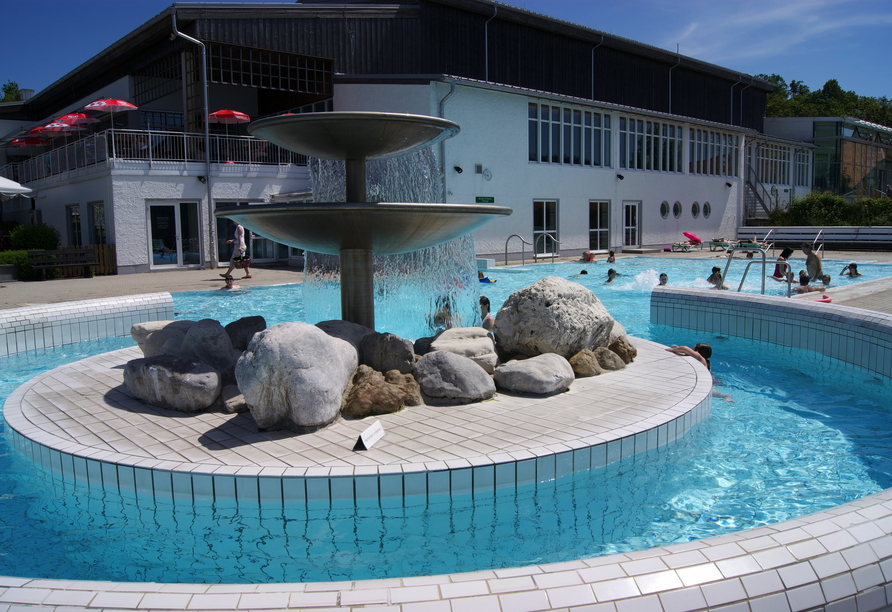 Freuen Sie sich auf Badespaß und Erholung im Karoli-Badepark!