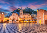 Schlendern Sie durch die begeisternde Altstadt von Taormina.