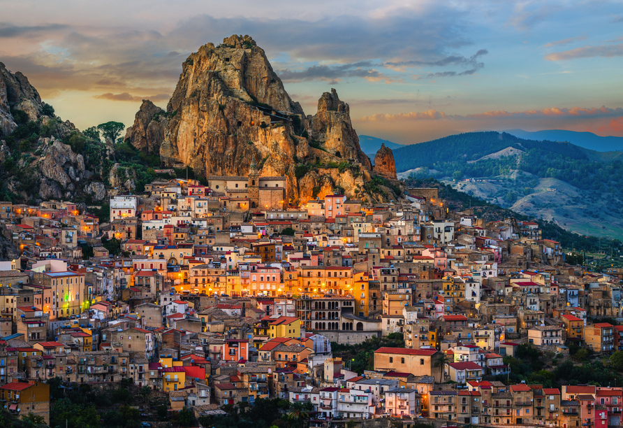 Enna begeistert mit einer einzigartigen Lage.