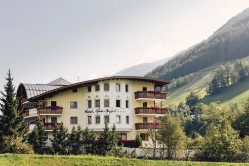 Außenansicht des Alpin Royal Wellness Refugium & Resort