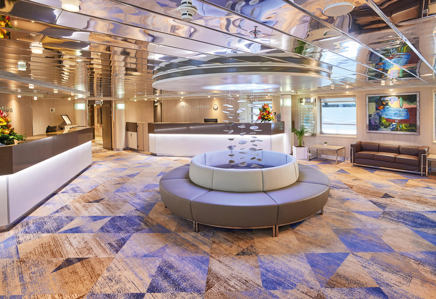 Die MS Hamburg erwartet Sie in einem hellen und freundlichen Ambiente.