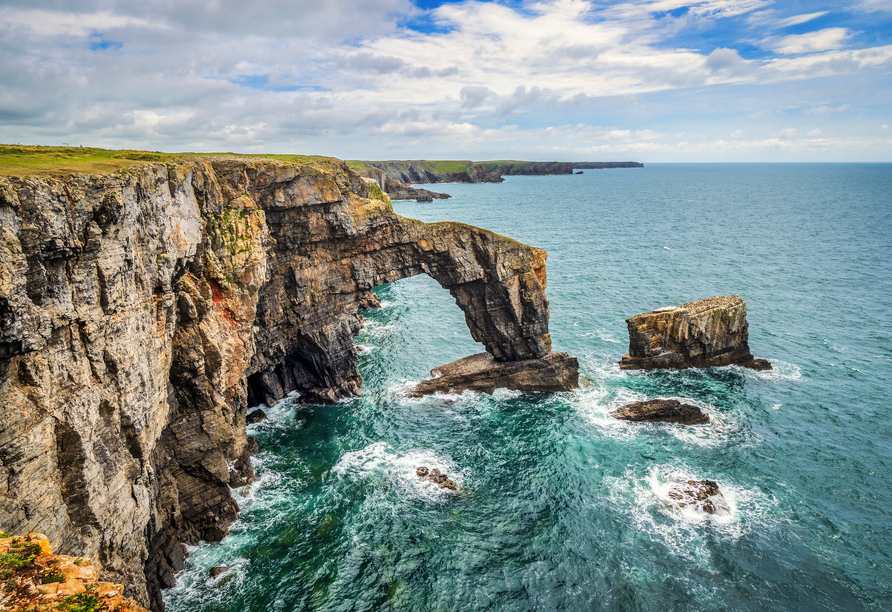 Eine der schönsten Küstenlandschaften Großbritanniens ist im Pembrokeshire Nationalpark gelegen.