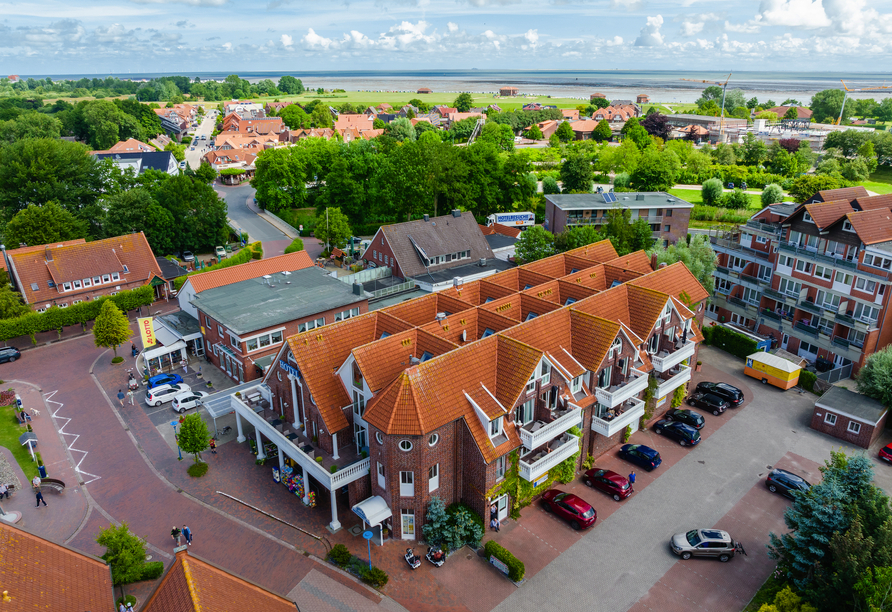 Außenansicht des Hotels Leuchtfeuer Horumersiel