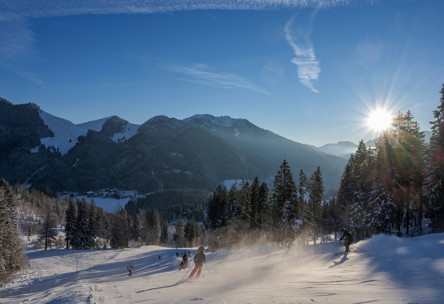 Das Skigebiet Spitzingsee-Tegernsee bietet Pistenspaß für Anfänger und Fortgeschrittene.