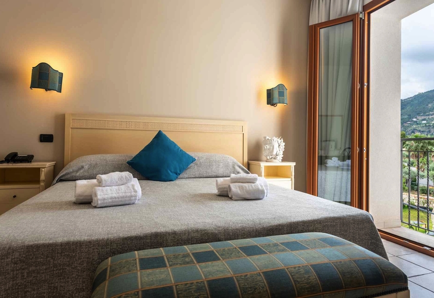 Beispiel eines Doppelzimmers im Beispielhotel Baia Del Capitano