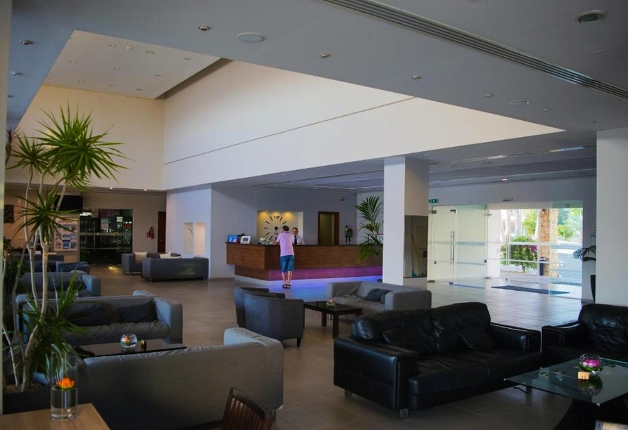 Die Lobby bietet bequeme Plätze für eine kleine Verschnaufspause.