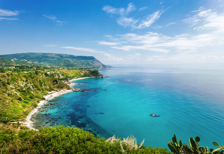Willkommen zu Ihrer wohlverdienten Auszeit an Kalabriens Küste.