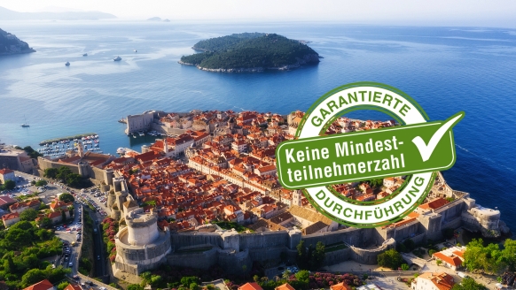 Dubrovnik liegt direkt an der Adriaküste in Kroatien.