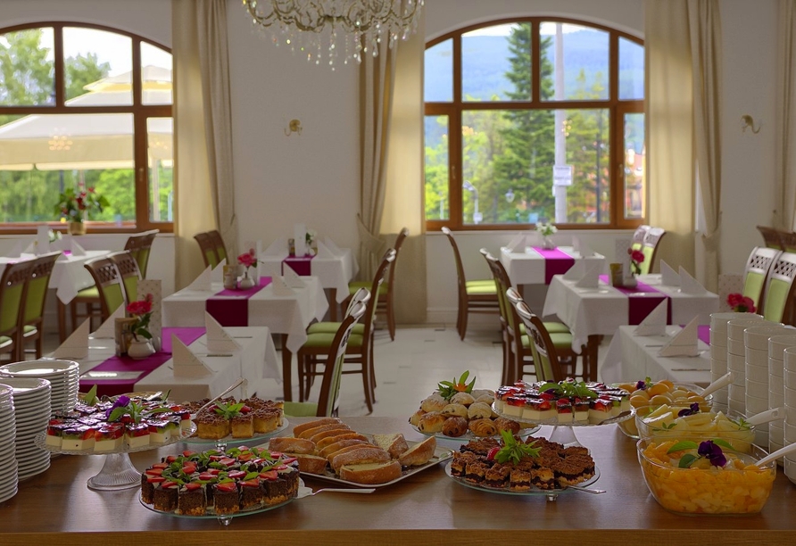 Lassen Sie sich das Essen im Hotel Buczyński Medical & Spa schmecken.