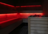 Dia Sauna lädt zum Entspannen ein.